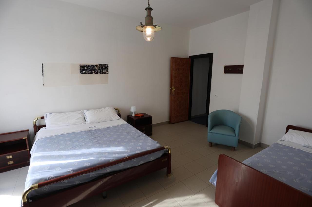 Hotel Barracuda Varcaturo Buitenkant foto