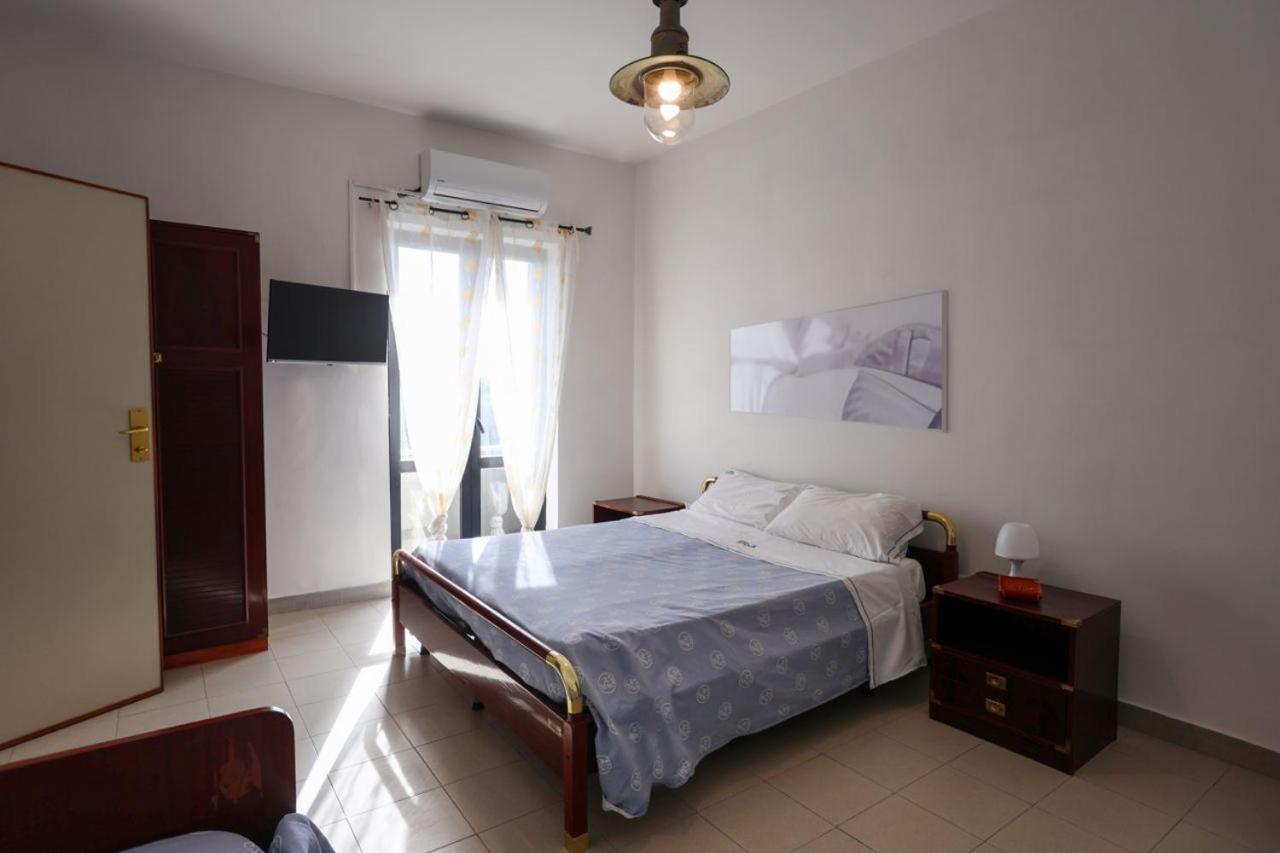 Hotel Barracuda Varcaturo Buitenkant foto