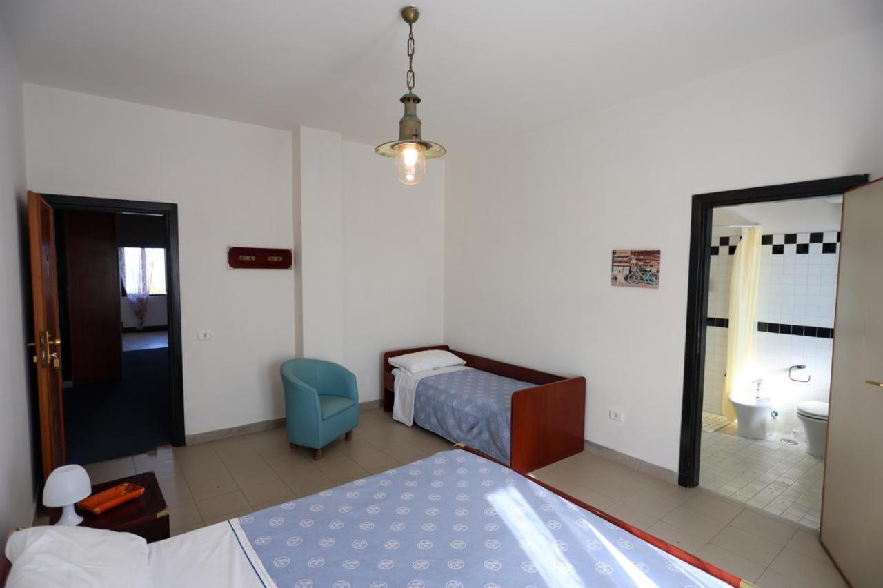 Hotel Barracuda Varcaturo Buitenkant foto
