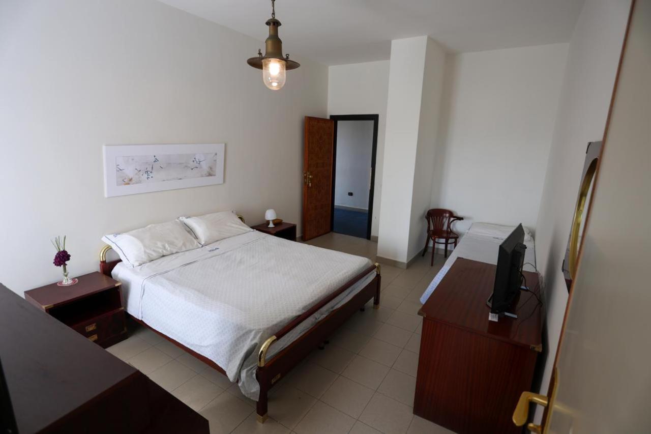 Hotel Barracuda Varcaturo Buitenkant foto