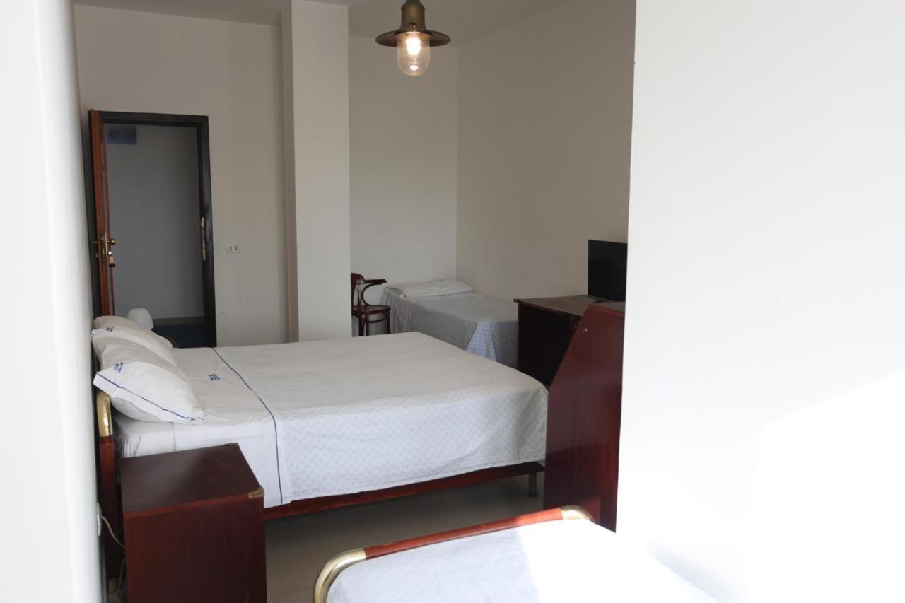 Hotel Barracuda Varcaturo Buitenkant foto