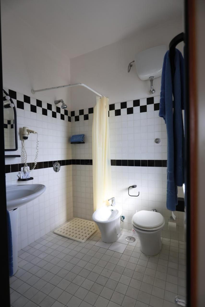 Hotel Barracuda Varcaturo Buitenkant foto